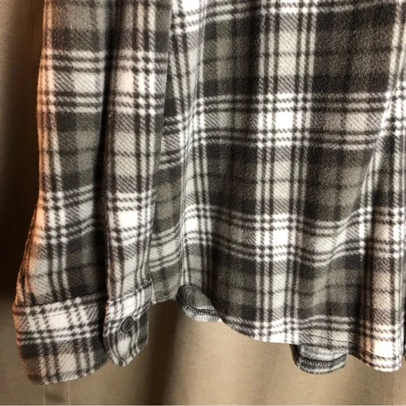 Wrangler Fleece Plaid Long Sleeve Button Down Shirt - Picture 2 of 10